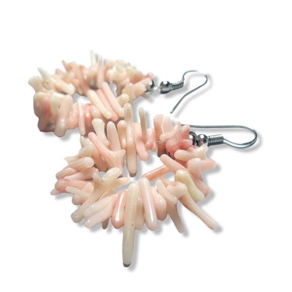 𝅺Coral Beaded Loop Earrings - Picture 2 of 4